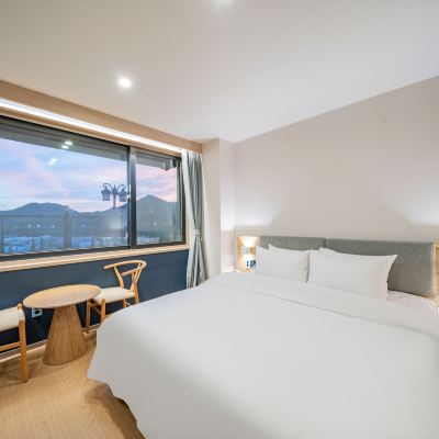 Royal Suite (Terrace Open Table, Bathtub) Changwon Palyongdong Praha Hotel 쿠폰