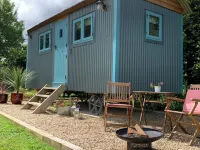 St. Kew Shepherd Huts Hotel di 