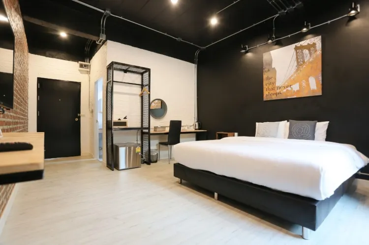 ห้องสแตนดาร์ด 4 ที่นอน