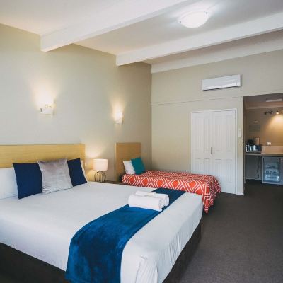 Studio Motel Room Six Degrees Motel Promo Code