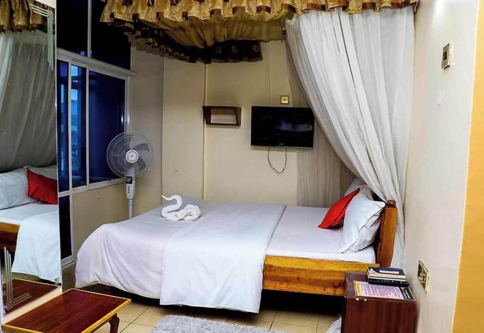 County Comfort Hotel - Housity