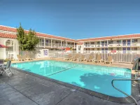 Motel 6 Redding, CA - South โรงแรมในเร็ดดิ้ง