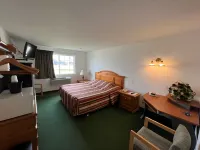 Red BUD Country Inn Hotele w: 