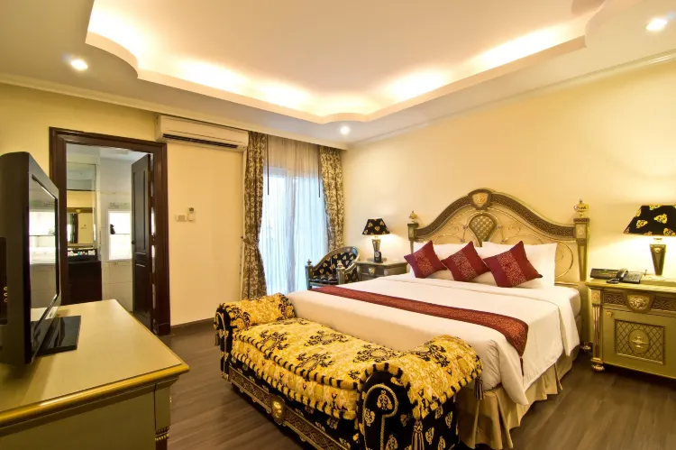 Versace Suite