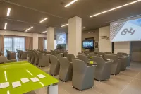 8Piuhotel
