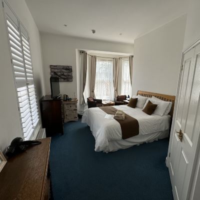 Superior Double Room Ensuite Hookwood Lodge Promo Code