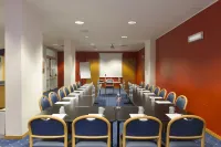 City Hotel & Suites