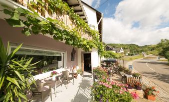 Hotel Emmerich - Housity