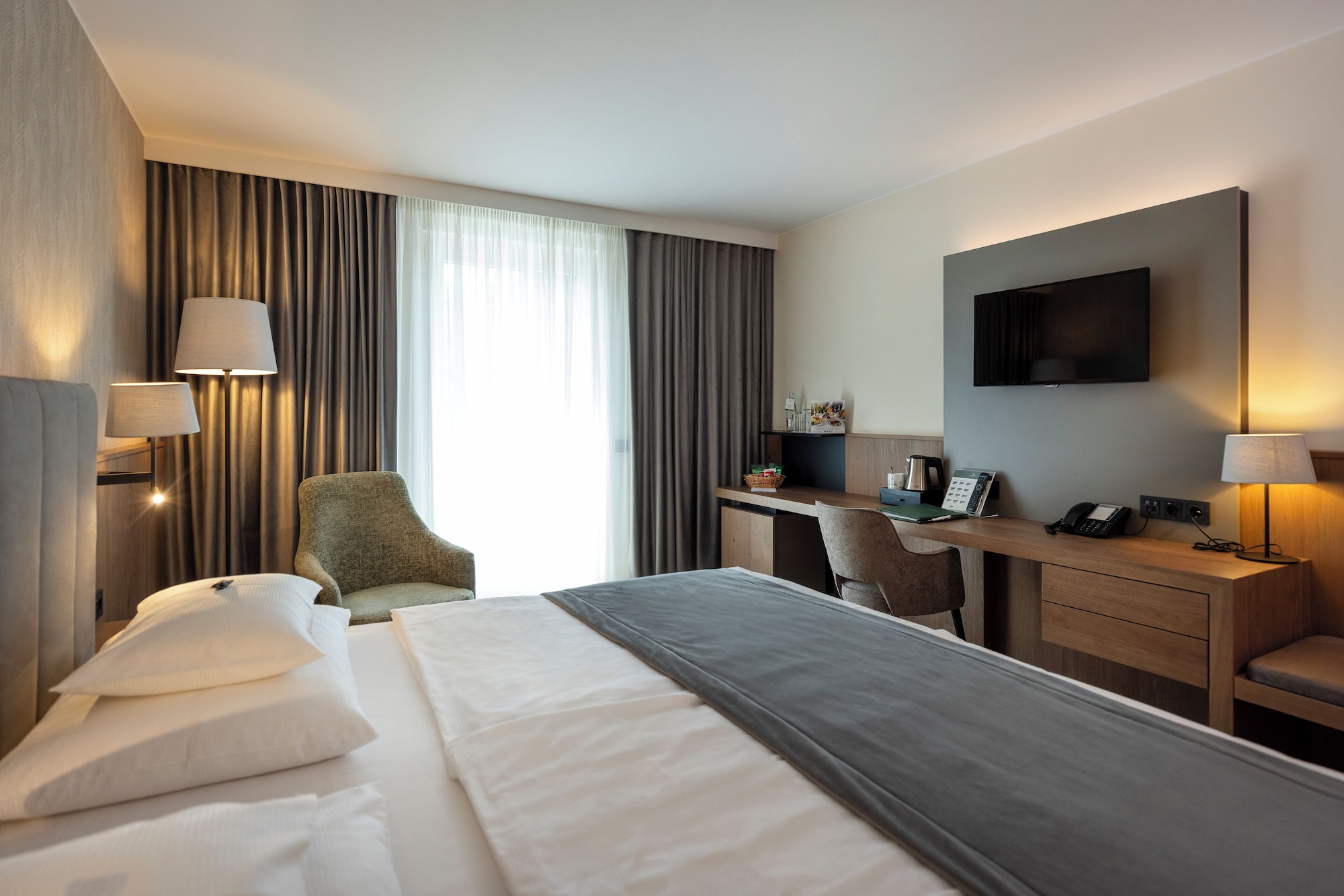 Rogner Hotel Tirana花园景标准双人或双床间