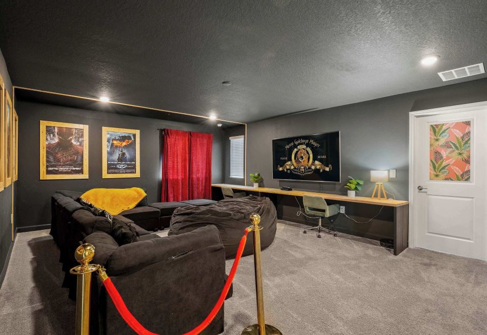 小屋 多张床 可使用泳池 池景 （丛林小屋 at Championsgate）