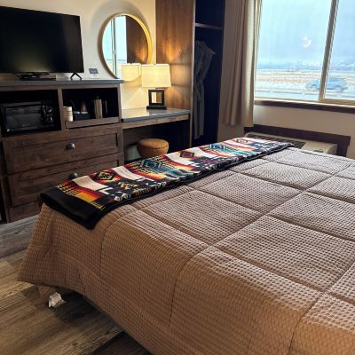 Classic Room, 1 King Bed, Sunset View, Non-Smoking Ninepipes Lodge Promo Code