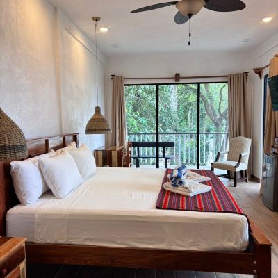Treetop Room Falling Leaves Lodge Promo Code