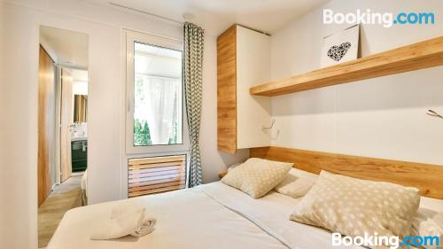 豪华两卧室移动房屋 - 带热水浴池