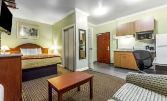 Rodeway Inn & Suites