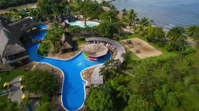 Amatique Bay Hotel Hotels in 
