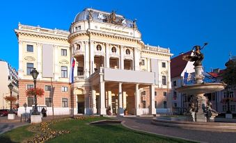 LOFT Hotel Bratislava - Housity