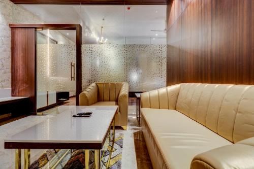 Hotel Gurudev Grand - Housity