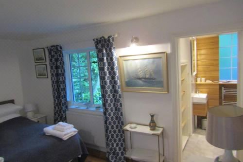 Lovely Spacious Cottage Near the Coast Two-Bedroom House