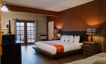Glacier House Hotel & Resort