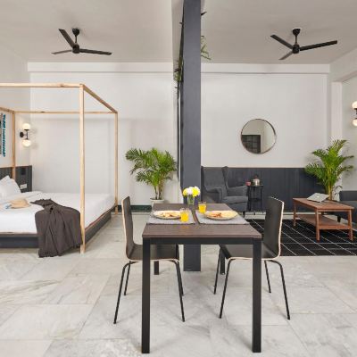 King Suite with Kitchen Poshtel VNS Promo Code
