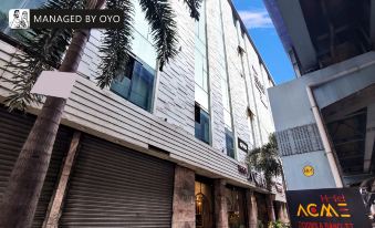 Super OYO Townhouse 1221 Hotel Acme