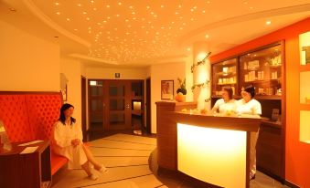Aktiv & Wellnesshotel Zentral - Housity