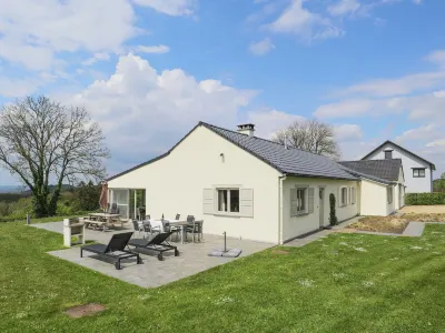 Vintage Villa with Private Garden in Rendeux Hotels in 