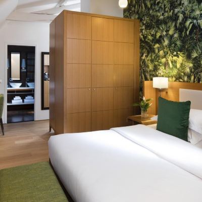 Signature Double Room Hotel le Six Promo Code