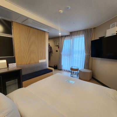 [Roof Top Heated Pool Package]Standard Hound Hotel Busan Station Promo Code
