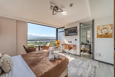 Epic Suites x Ahead Hotel a 