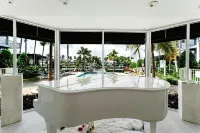 Boca Waterfront • Watch the Boats • Pool & Gym