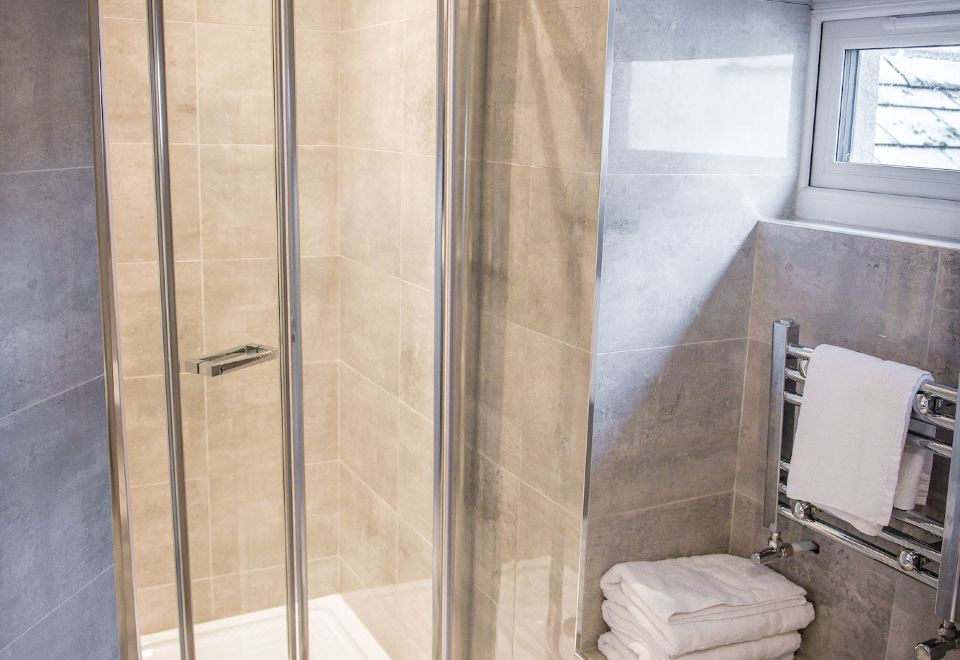 三人房（带独立浴室）