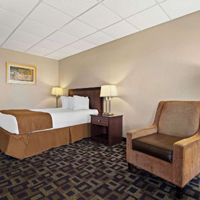 Standard Queen Room-Non-Smoking McPherson Hotel Promo Code