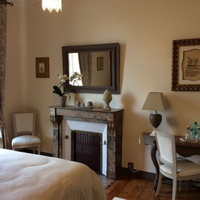 Romantique Double Room Les Lamartine Promo Code