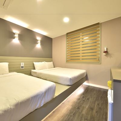 스탠다드 시티 뷰 3인룸 위드유 호텔 & 게스트하우스 쿠폰