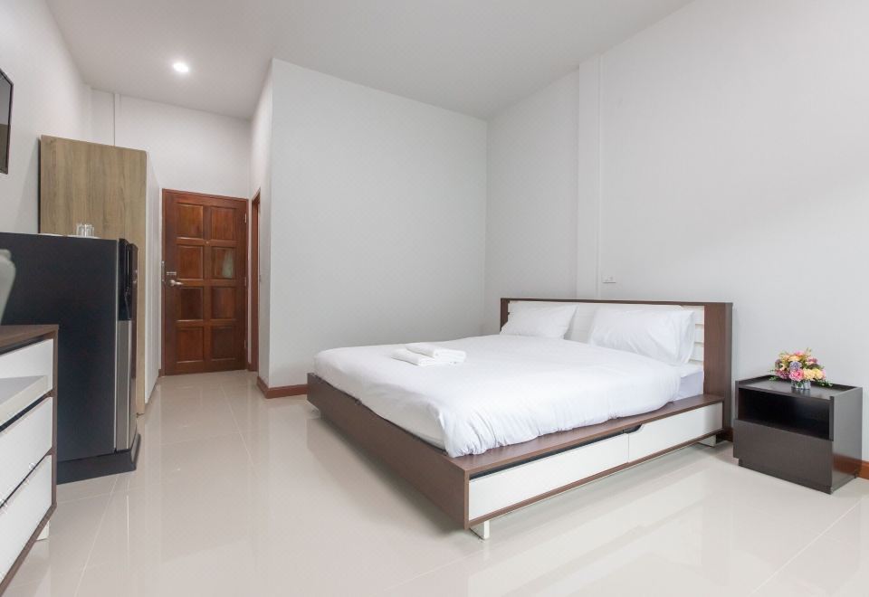 基础房，特大床单人间