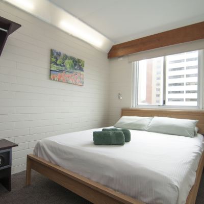 Queen Room With Shared Bathroom Kangaroo Inn Promo Code
