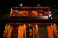 Le Apex Tharavaadu Hotel di 