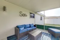 Private Yard! Getaway 3 Mi to Hard Rock Stadium