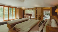 Elivaas Privé Bali Bay Exclusive Resort Hotel a 