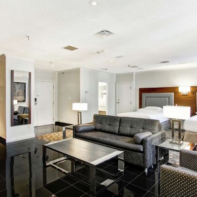 兩張雙人床（帶廚房和梳化床） 多倫多市中心希爾頓逸林酒店優惠