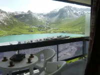 Le Bec Rouge (Le Lac)