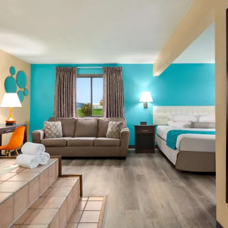 Howard Johnson by Wyndham Waterloo/Cedar Falls