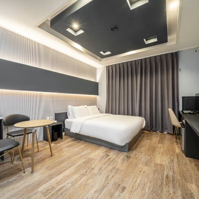 Standard Double Room Cube Motel Promo Code