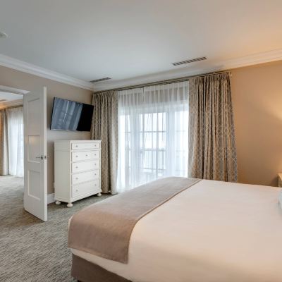 Lake View Specialty Suite, 2 Bedroom Suite, Bedroom 1: 1 King, Bedroom 2: 1 King, Balcony