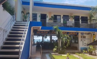 Mangos Beachfront Resort
