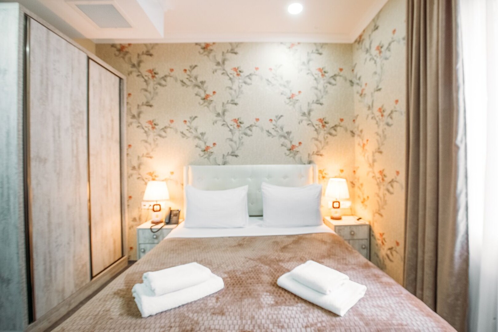 经济无窗双人房（全双人床）