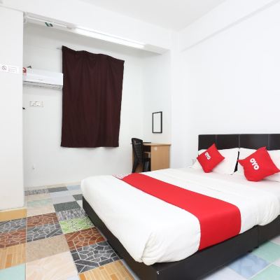 Bilik Deluxe Double Kupon OYO 89434 KB Rest Inn