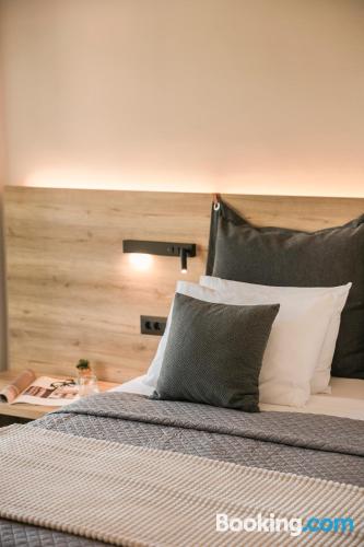 侧面海景豪华双人房