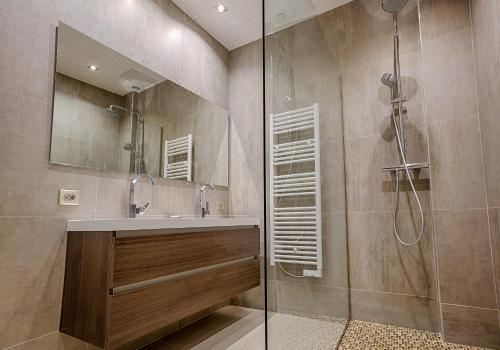 四居室公寓，带海景和水疗浴缸